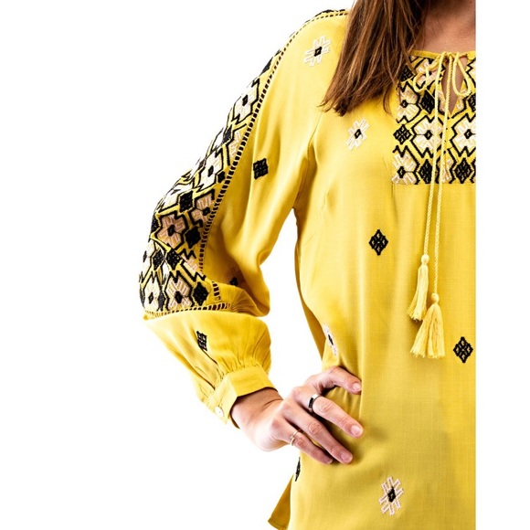 Solitaire NWT❗️Embroidered Boho Peasant Top - Picture 8 of 10